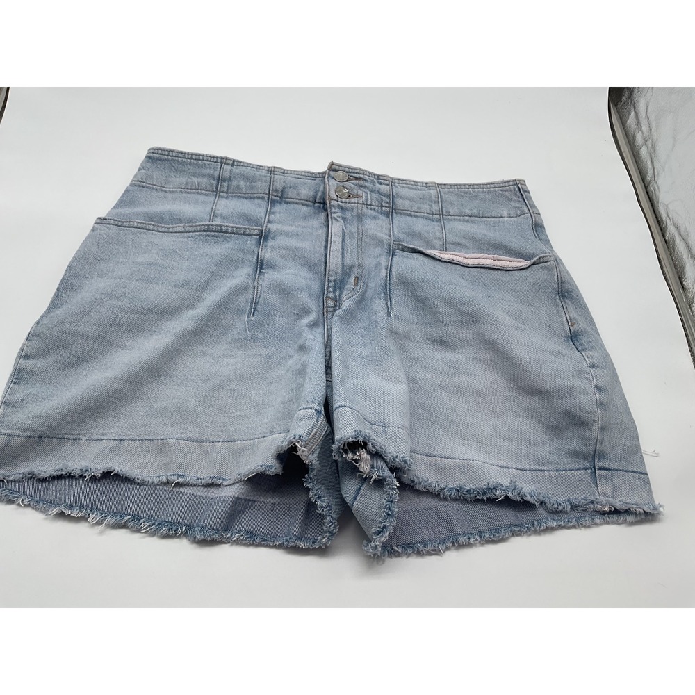 M.‎ Jeans Denim Shorts High Waist Frayed Hem Light Wash Women's Shorts Size 16W